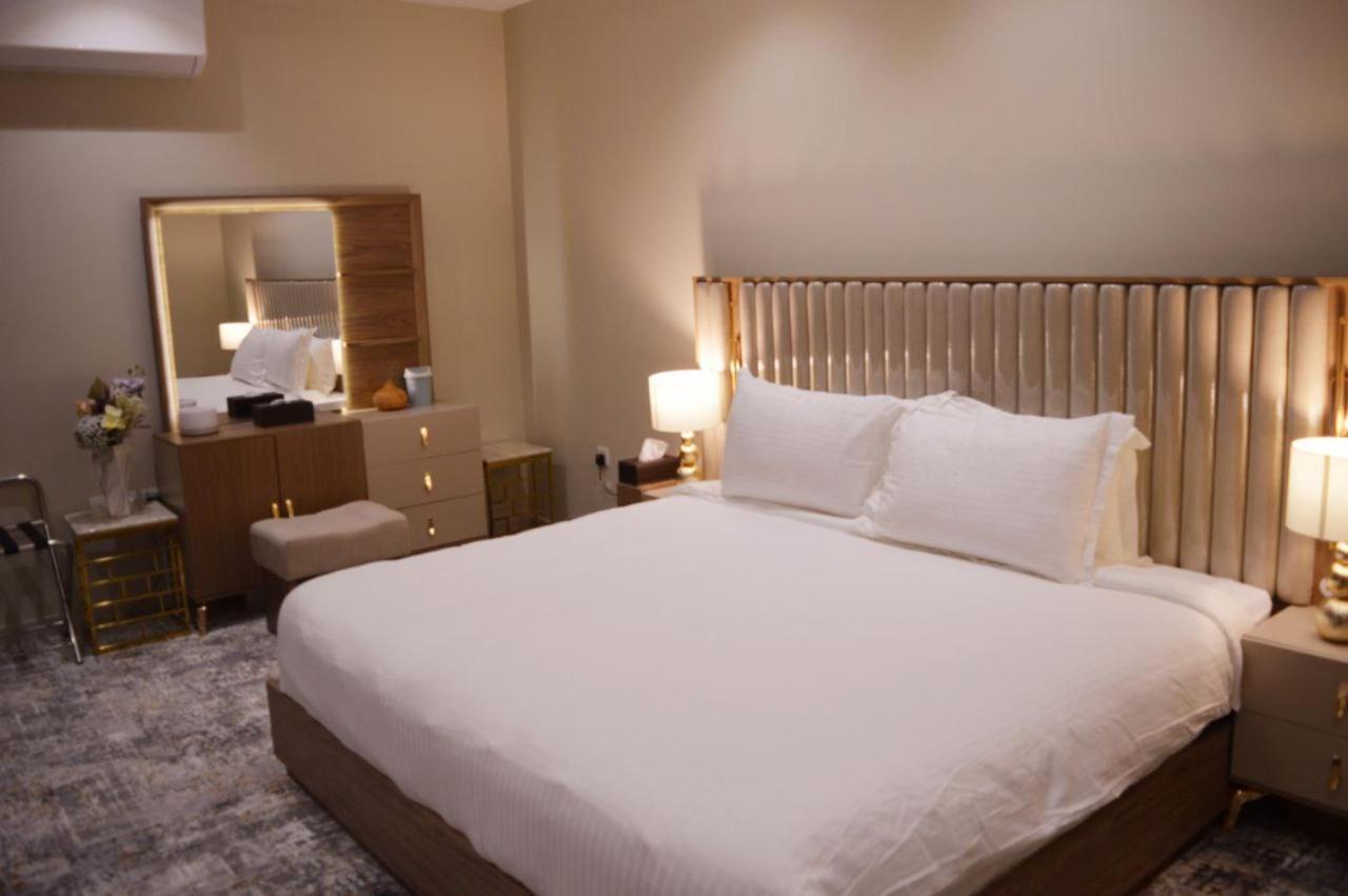 الشقق الفاخرة Modern Apartments Of 3 Bedrooms 5 Minutes To Haram المدينة المنورة المظهر الخارجي الصورة