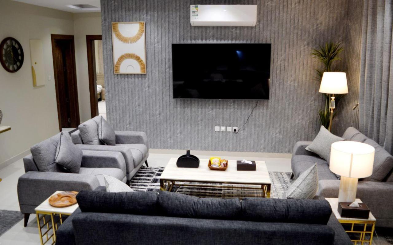 الشقق الفاخرة Modern Apartments Of 3 Bedrooms 5 Minutes To Haram المدينة المنورة المظهر الخارجي الصورة